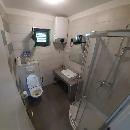 Rimac アパート トロギール